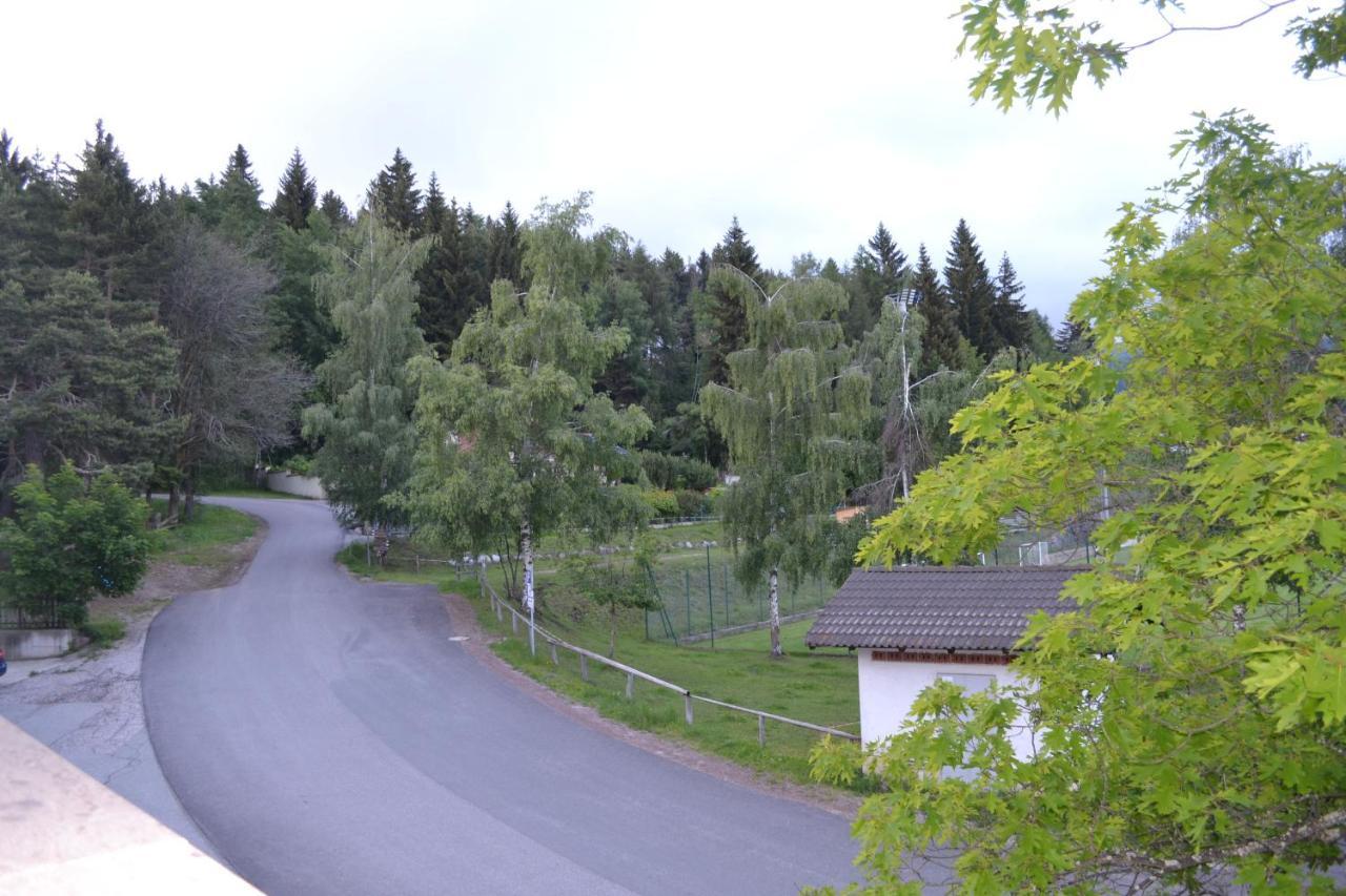 Gasthof Zum Gruenen Baum Verano Bagian luar foto